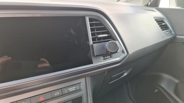 RS-Mount, fahrzeugspezifischer Handyhalter passend für Seat Ateca und Ateca Cupra rechts neben Bildschirm, Made in Germany